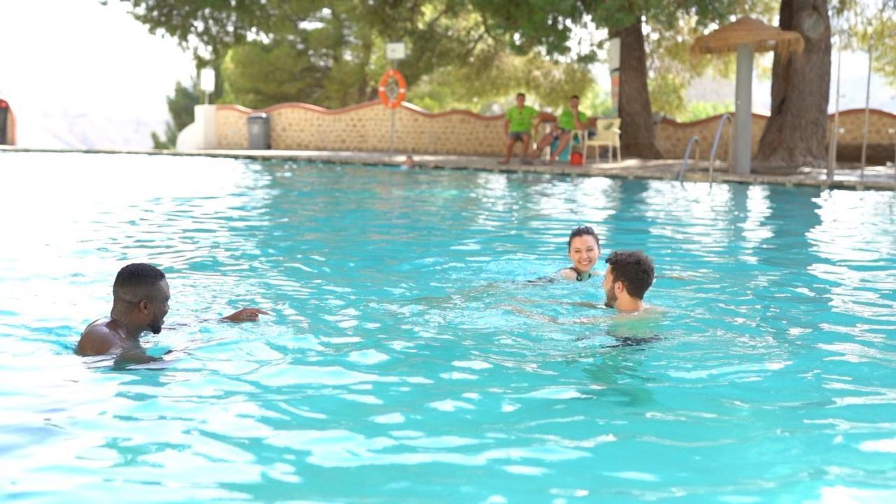 Balneario De Alicun De Las Torres Villanueva de las Torres Zewnętrze zdjęcie