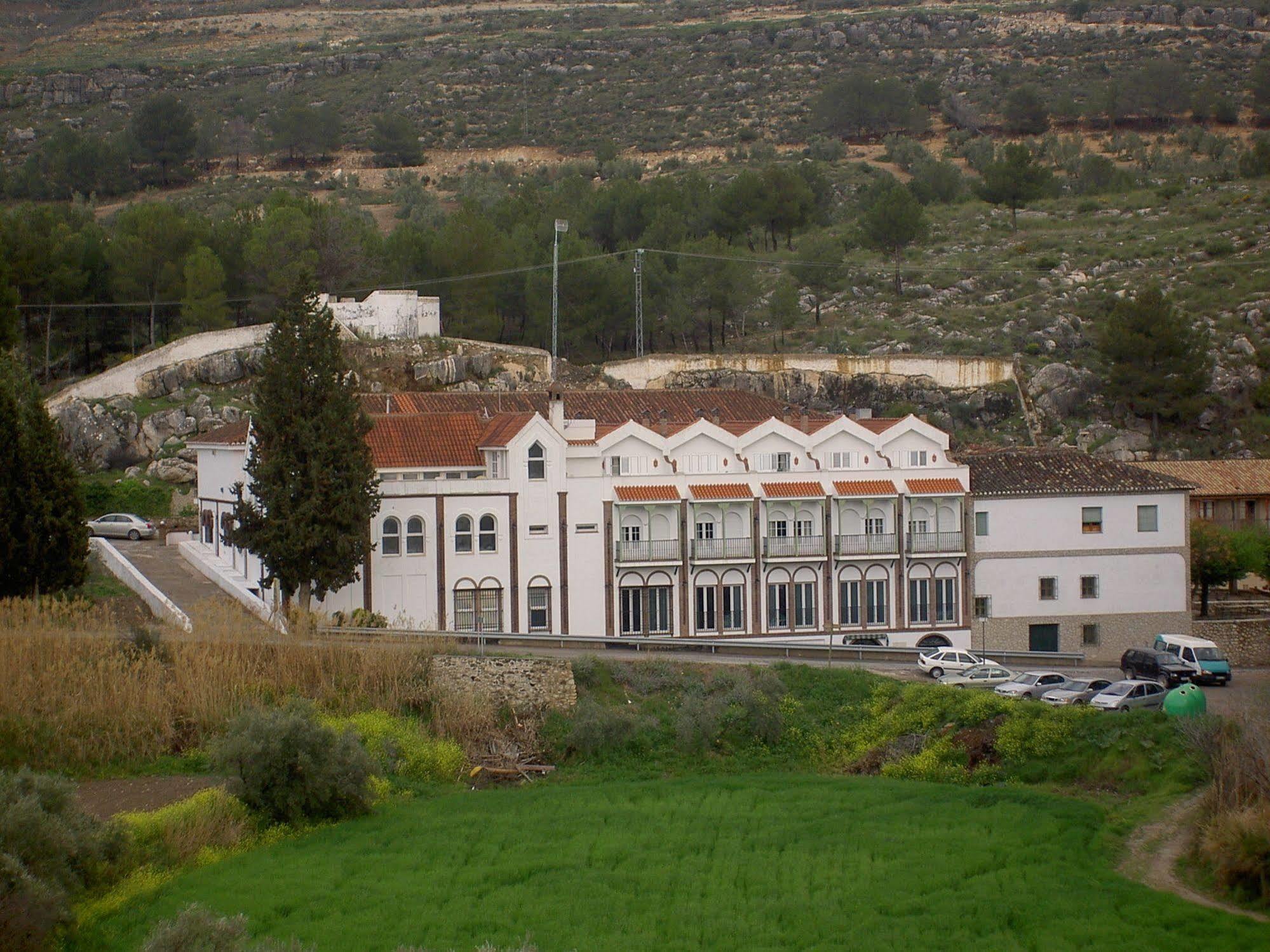 Balneario De Alicun De Las Torres Villanueva de las Torres Zewnętrze zdjęcie